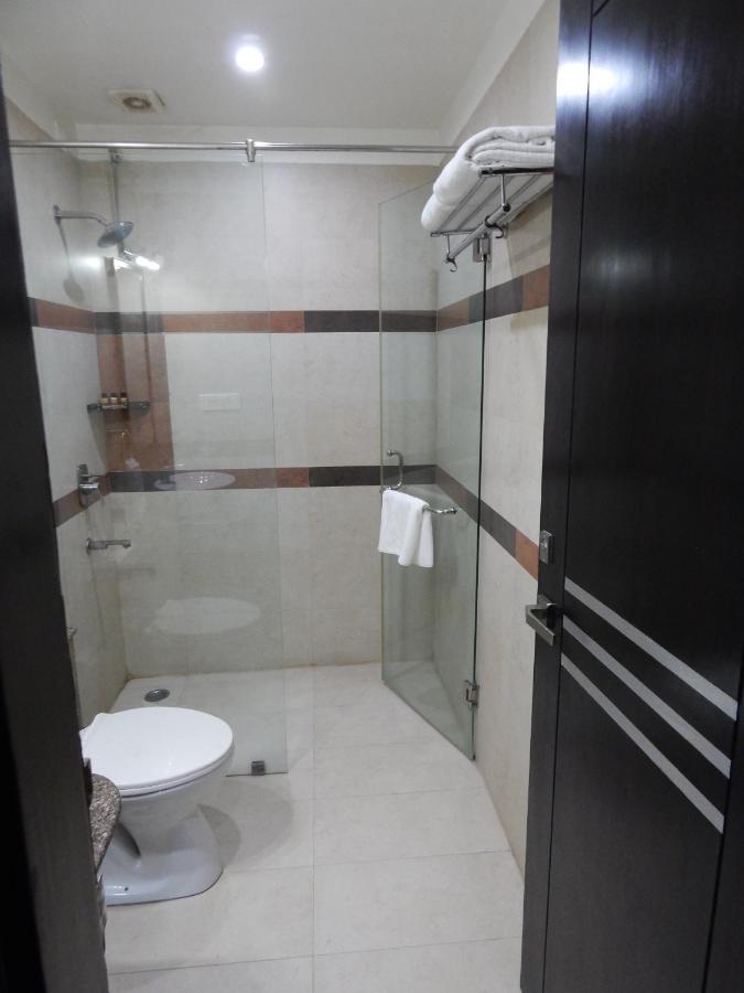 Hotel The Marque Mathura Luaran gambar